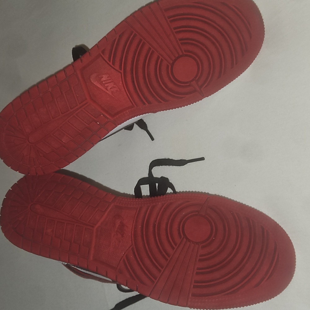 air jordan 1 mid red and black and white - Picture 3 of 7